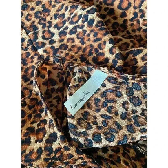 3/$25 Bundle of Women's Tee shirt-size XS - Picture 8 of 8